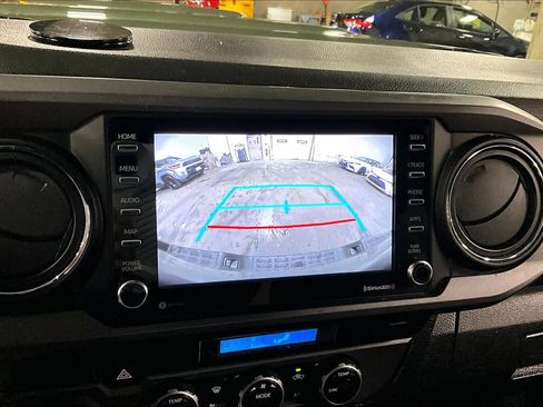 Used 2021 Toyota Tacoma TRD Sport w/ Technology Package image 21