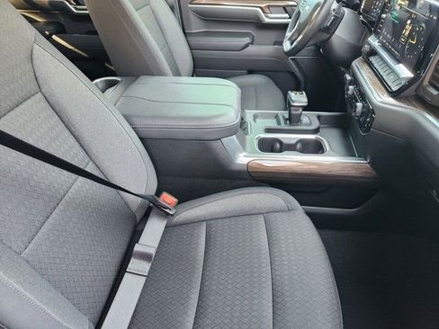 Used 2025 Chevrolet Silverado 1500 LT image 19
