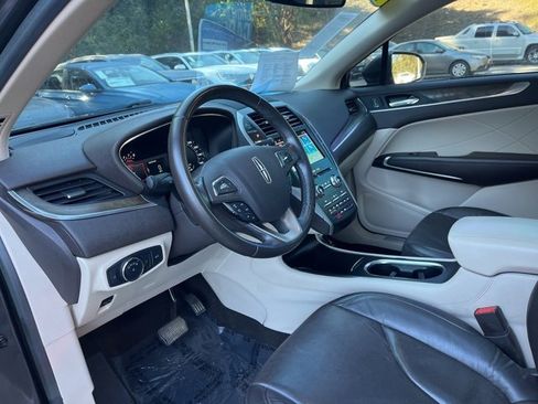 Used 2019 Lincoln MKC Reserve image 6