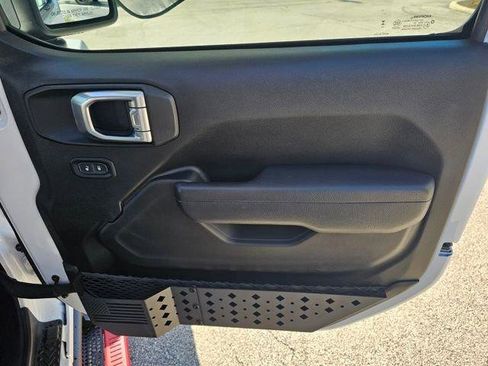 Used 2023 Jeep Wrangler Unlimited Sport AWD/4WD image 25