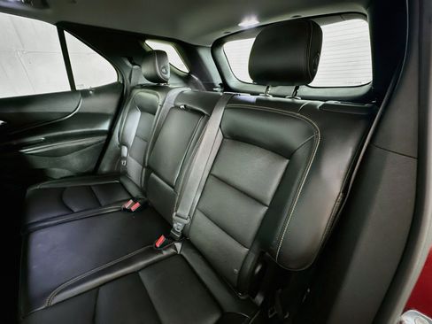 Used 2018 Chevrolet Equinox Premier FWD image 22