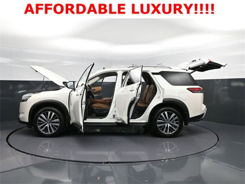 Used 2022 Nissan Pathfinder Platinum w/ Cargo Package image 49