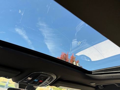 New 2025 Jeep Grand Cherokee Laredo X w/ Luxury Tech Group I image 28