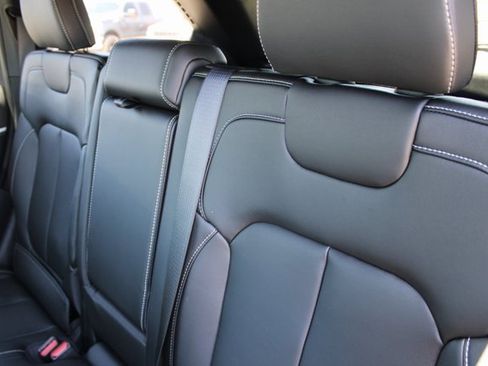 New 2025 Jeep Grand Cherokee Limited image 27