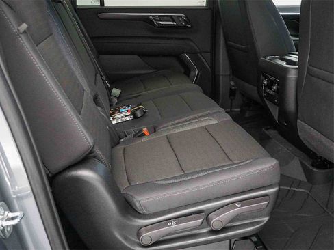 New 2026 Chevrolet Suburban LS RWD image 13