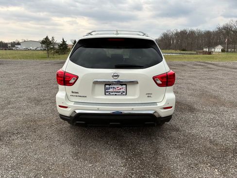 Used 2020 Nissan Pathfinder SL image 4