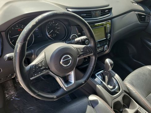 Used 2020 Nissan Rogue SV image 28