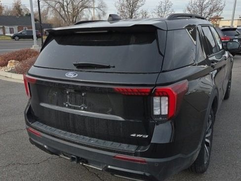 Used 2025 Ford Explorer ST-Line image 4