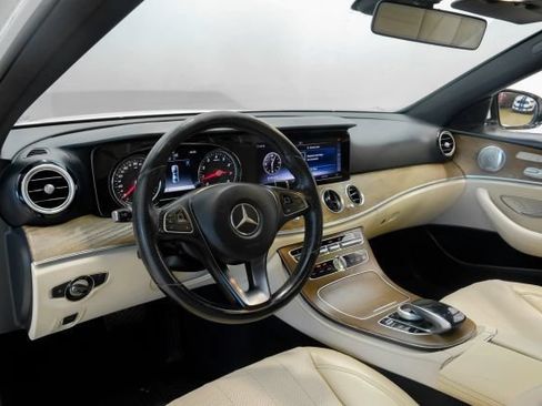 Used 2018 Mercedes-Benz E 300 image 4