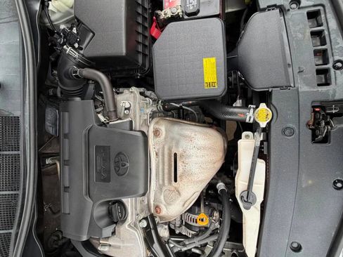 Used 2012 Toyota Camry LE FWD image 29