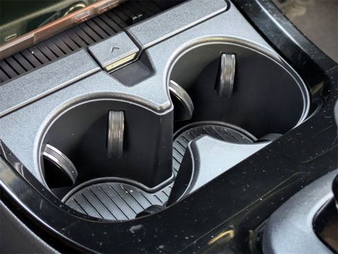 Used 2025 Toyota Prius LE image 19