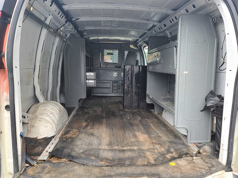 Used 2016 GMC Savana 2500 Extended RWD image 17