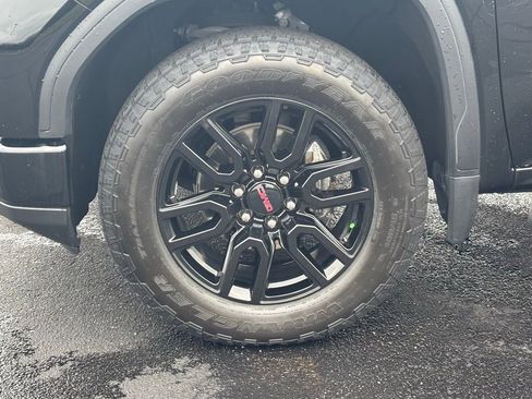 Used 2025 GMC Sierra 1500 Elevation w/ Preferred Package image 11