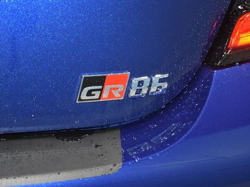 Used 2025 Toyota GR86 Premium image 25