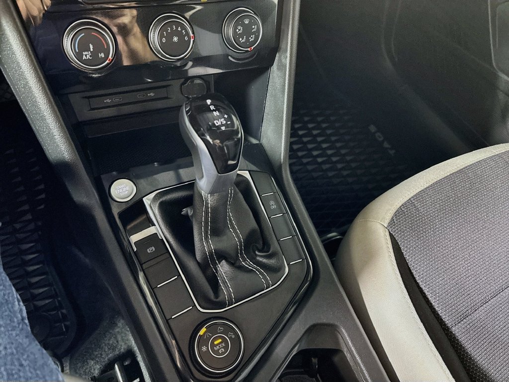 Certified 2025 Volkswagen Taos S AWD/4WD image 18