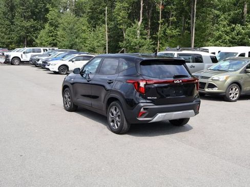 Used 2024 Kia Seltos LX AWD/4WD image 5