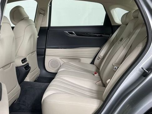 Used 2022 Genesis G80 2.5T image 21