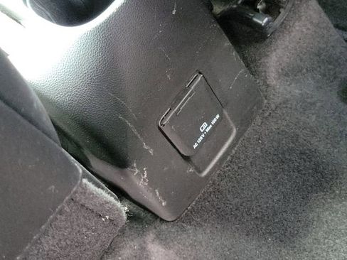 Used 2022 Chevrolet Trax LT w/ LT Convenience Package image 26