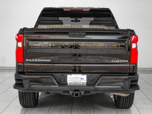 Used 2019 Chevrolet Silverado 1500 Custom w/ Custom Value Package image 7