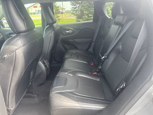 Used 2023 Jeep Cherokee Altitude Lux AWD/4WD image 29