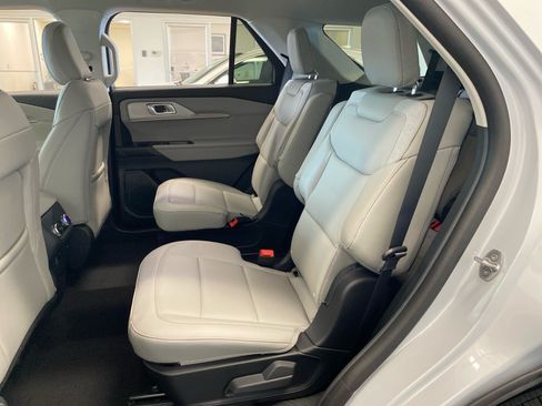 New 2026 Ford Explorer Active w/ Active Comfort Package AWD/4WD image 11