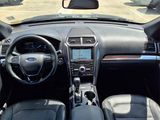 Used 2018 Ford Explorer Limited image 3