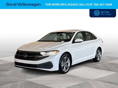 Certified 2024 Volkswagen Jetta SE FWD image 1