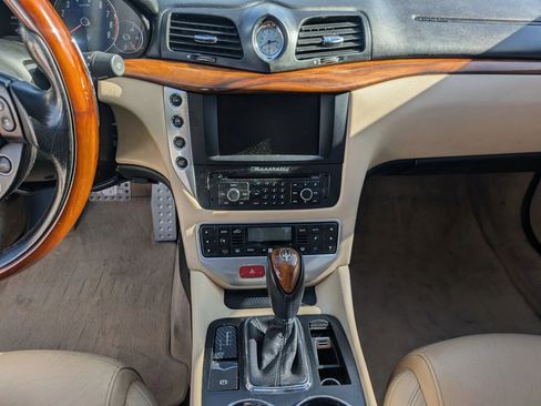 Used 2011 Maserati GranTurismo S image 12