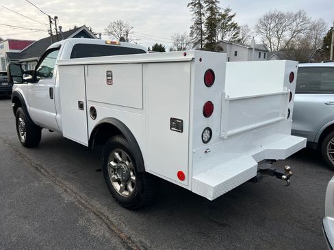 Used 2013 Ford F250 XL w/ XL Value Pkg image 4