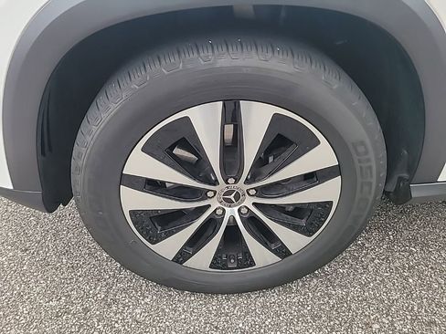 Used 2025 Mercedes-Benz GLE 350 4MATIC image 4