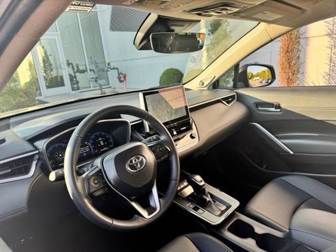 Used 2026 Toyota Corolla Cross XLE w/ Convenience Package FWD image 35