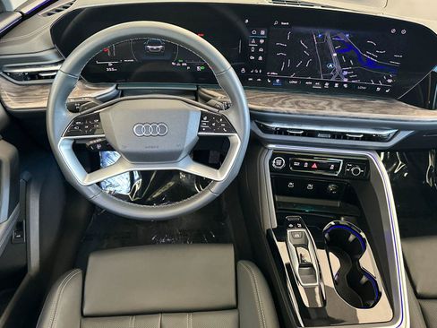 Used 2025 Audi Q5 Prestige w/ 20" Wheel Package AWD/4WD image 14