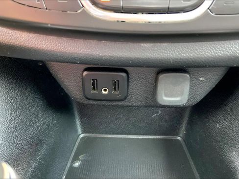 Used 2019 Chevrolet Traverse LT image 34