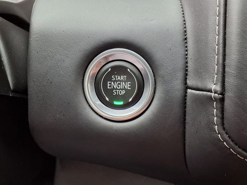 Used 2023 GMC Yukon XL Denali Ultimate AWD/4WD image 12