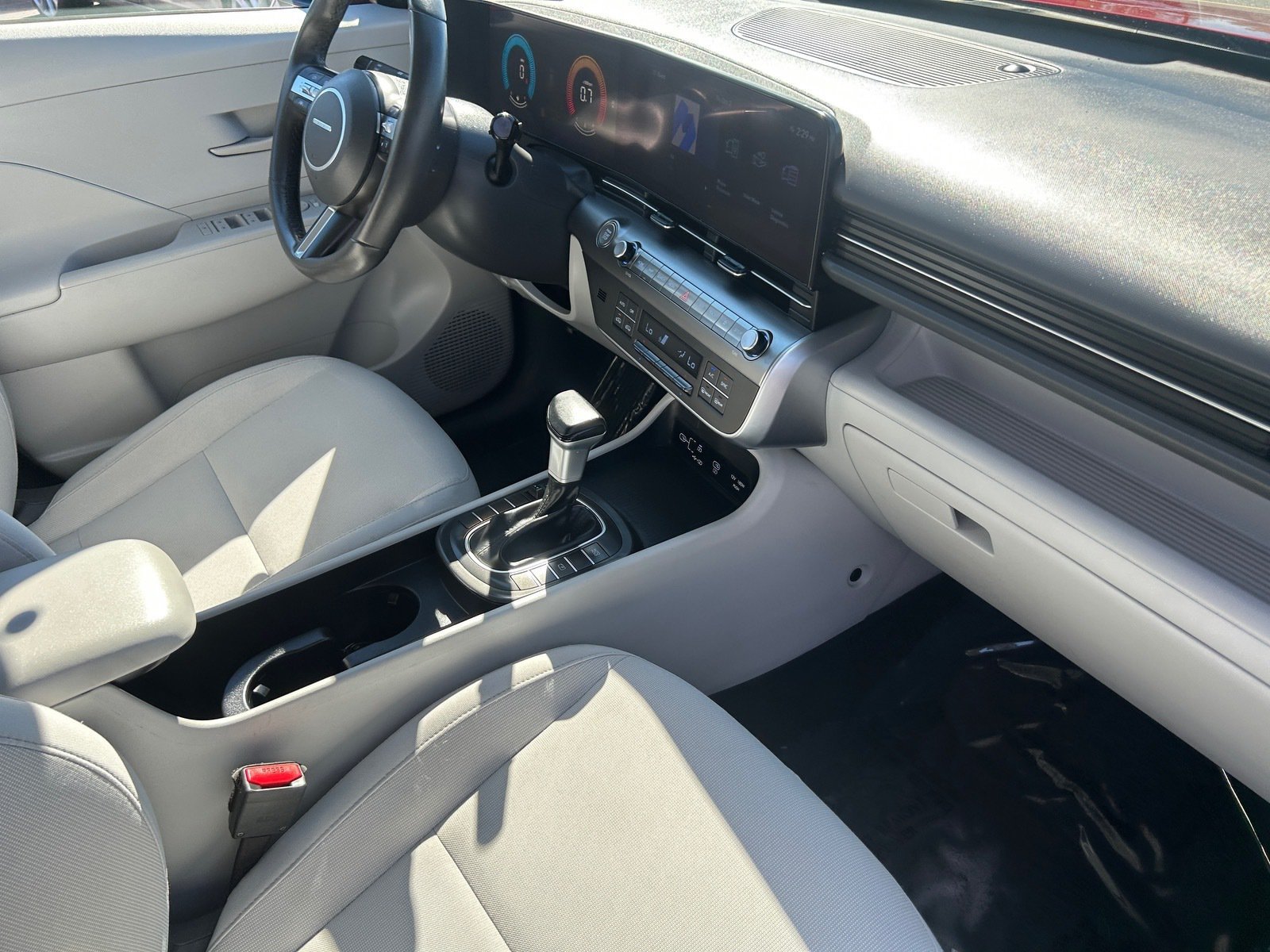 Used 2025 Hyundai Kona SEL FWD image 14