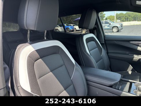 Used 2025 Chevrolet Blazer EV LT AWD/4WD image 10