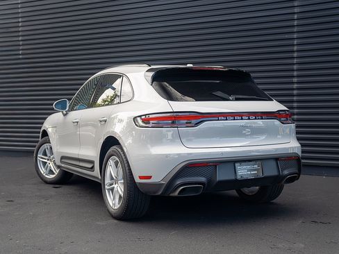 Used 2026 Porsche Macan AWD/4WD image 3