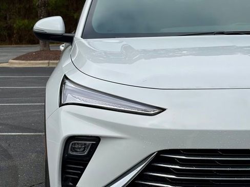 Used 2024 Buick Envista Preferred w/ Convenience I Package image 13