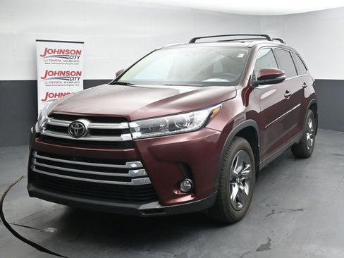 Used 2018 Toyota Highlander Limited Platinum AWD/4WD image 4