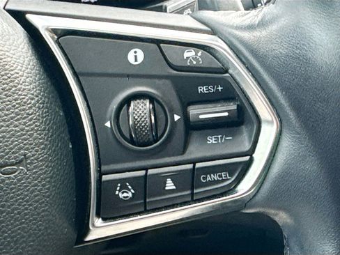 Used 2023 Acura MDX SH-AWD image 12