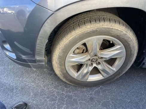 Used 2019 Toyota Highlander Limited AWD/4WD image 7