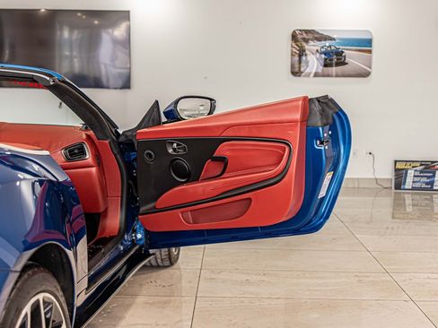 Used 2022 Aston Martin DB11 Volante image 31