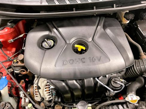 Used 2013 Hyundai Elantra GLS w/ Preferred Pkg image 29