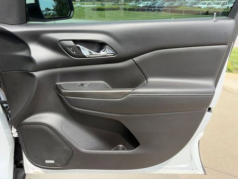 Used 2017 GMC Acadia SLT FWD image 28