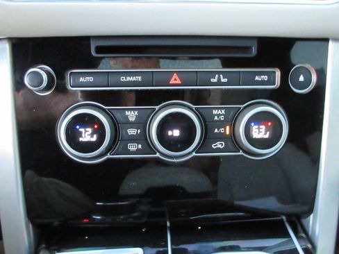 Used 2017 Land Rover Range Rover Long Wheelbase Supercharged image 32