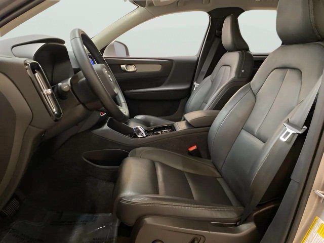 Used 2025 Volvo XC40 B5 Plus AWD/4WD image 62