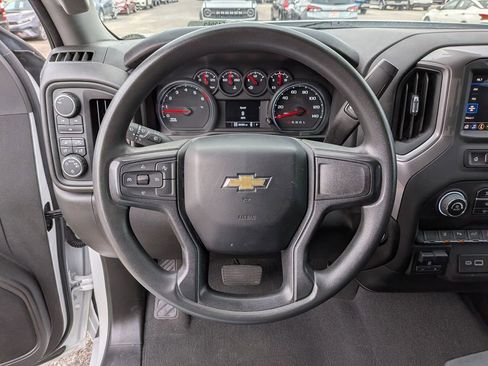 Used 2024 Chevrolet Silverado 2500 Custom w/ Custom Value Package image 18