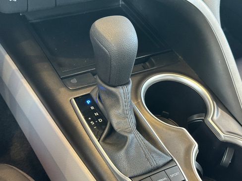 Used 2024 Toyota Camry LE FWD image 24