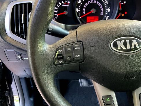 Used 2014 Kia Sportage LX FWD image 11
