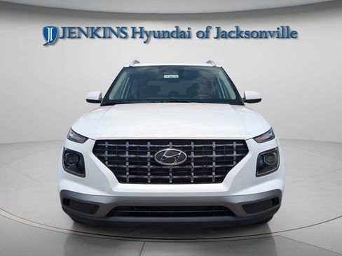 New 2025 Hyundai Venue SEL image 8
